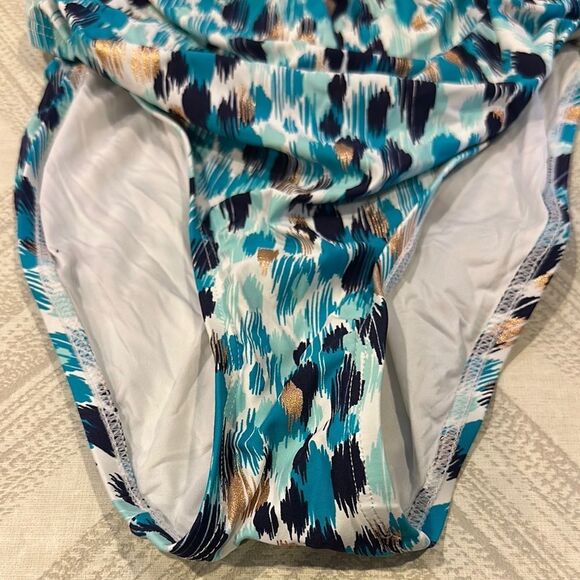 La Blanca Women’s Off Shoulder Patterned Swimsuit - Size 4 - Picture 2 of 7